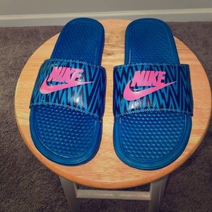 Nike Benassi Slides